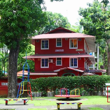 Hostal Amador Familiar Panama City Exterior photo
