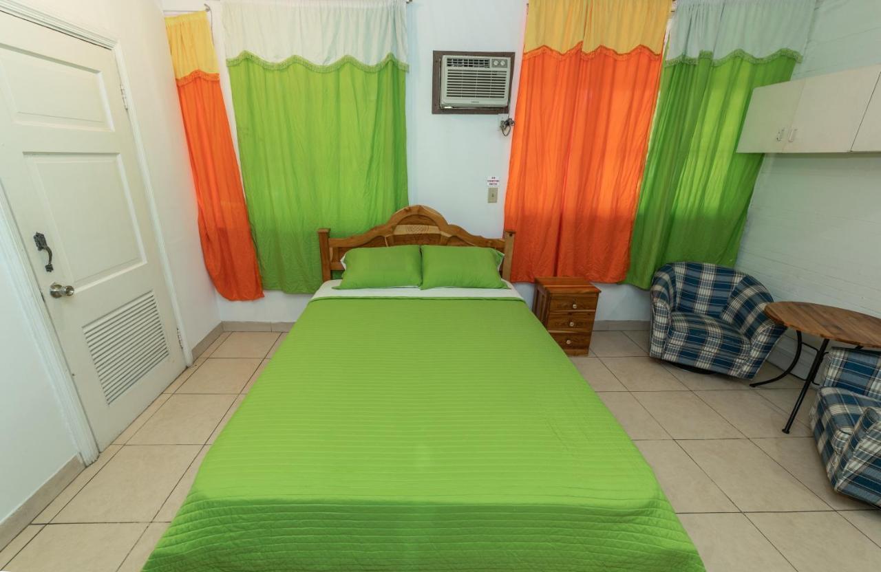 Hostal Amador Familiar Panama City Exterior photo