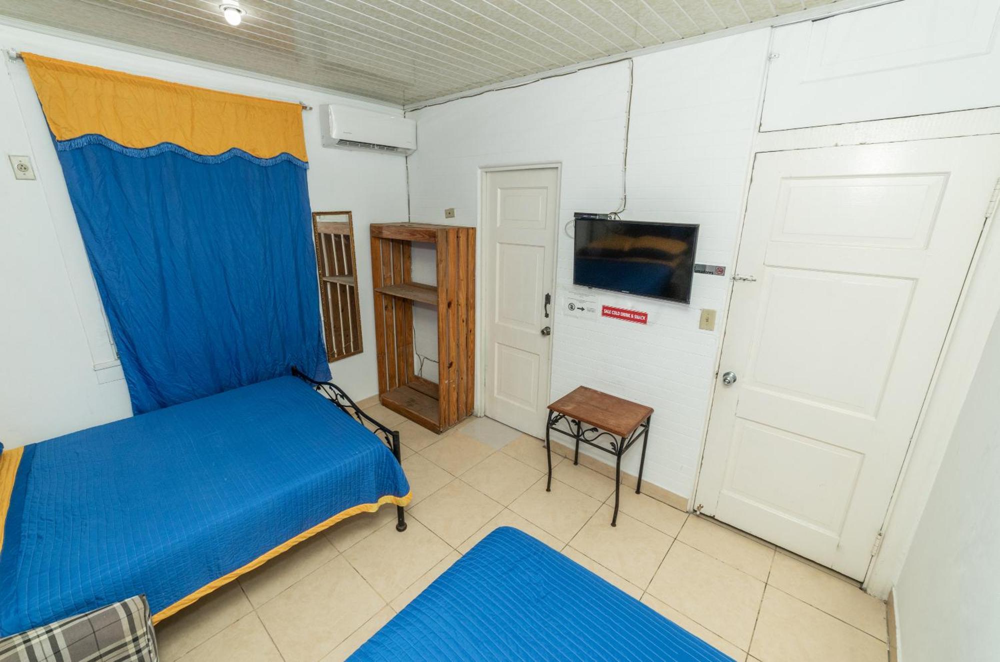 Hostal Amador Familiar Panama City Room photo